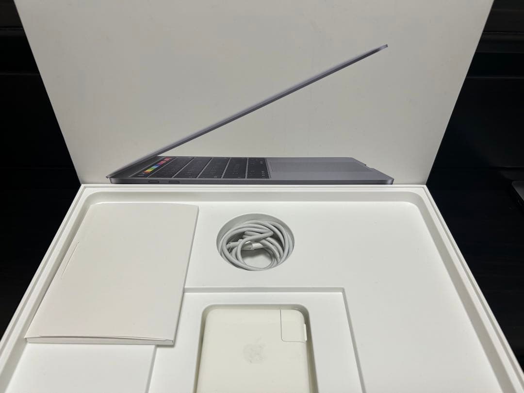 MacBook Pro 2018 13インチ タッチバーモデル