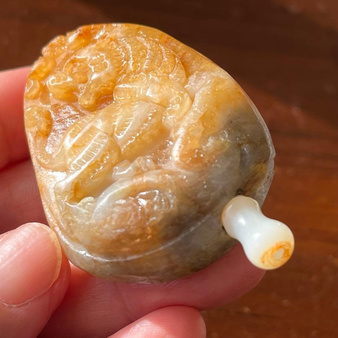 和田玉 黄玉 鼻煙壺 ペンダント 古玉 手彫り 虎 彫刻 軟玉 ネフライト