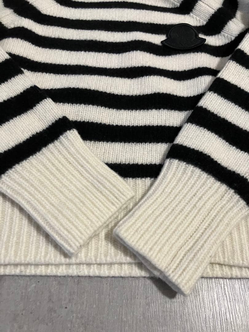 Moncler モンクレール　胸のワッペンが素敵なボーダーニット