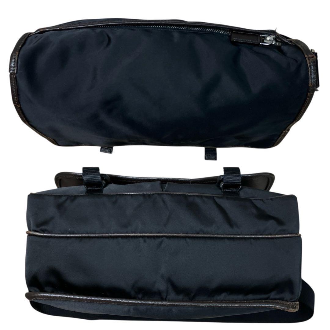 PRADA プラダ メッセンジャーバッグ ショルダーバッグ ビジネス　三角ロゴ