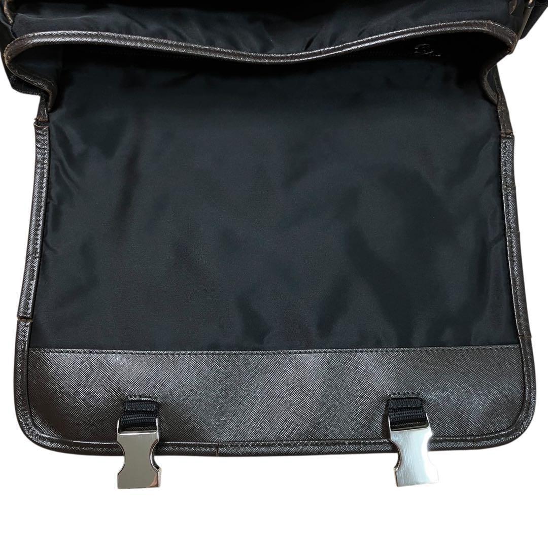 PRADA プラダ メッセンジャーバッグ ショルダーバッグ ビジネス　三角ロゴ