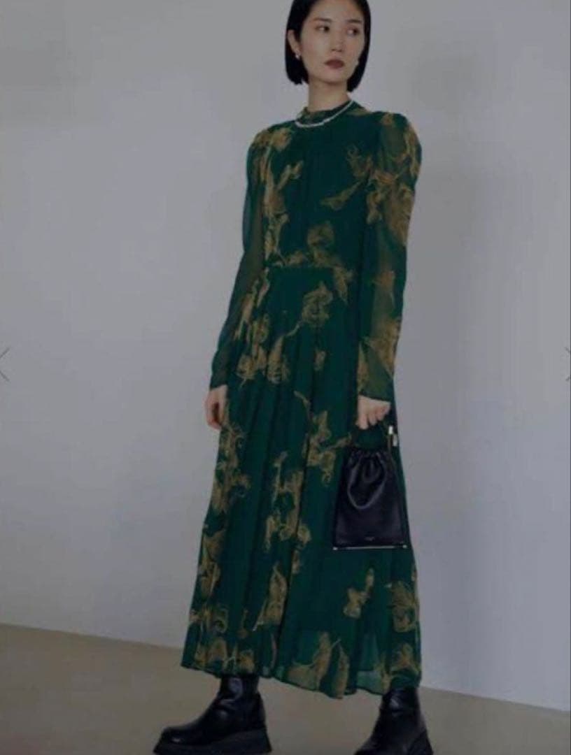 und calla flocky dress グリーン Sサイズ