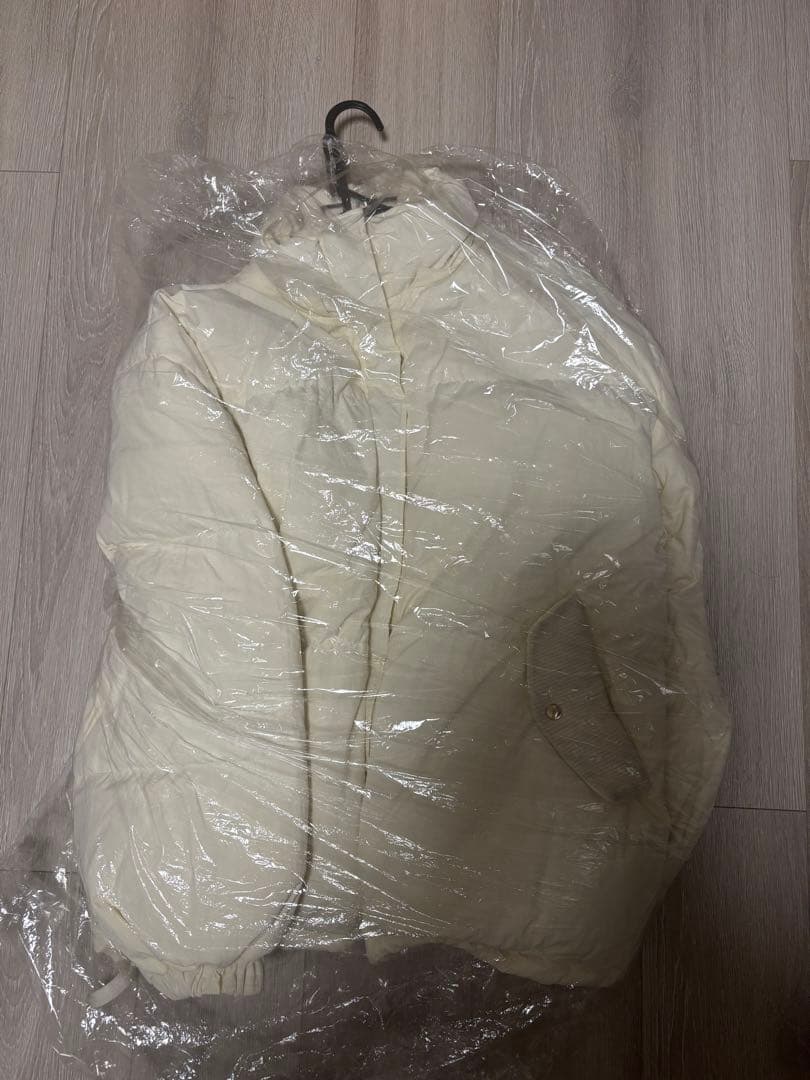 ポローラ　ドロストリボンダウンジャケット　アイボリー