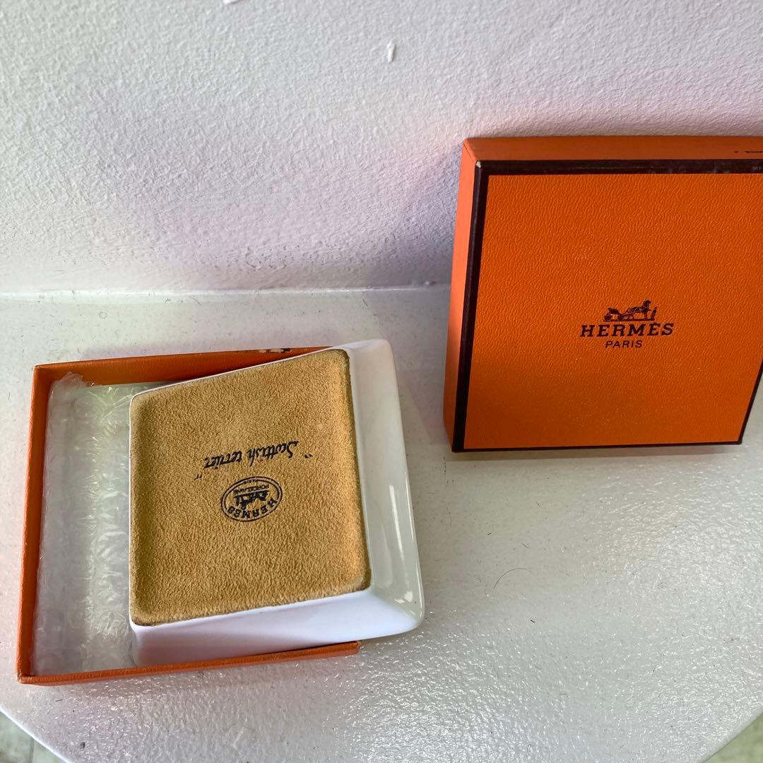 新品エルメスHERMES置物インテリアトレー！プレートワンちゃん！！