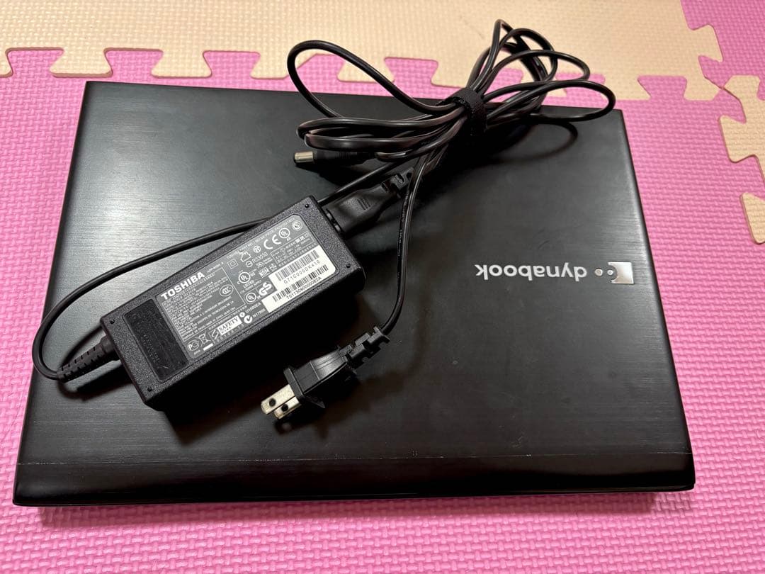 dynabook ノートパソコン＋充電器　2012年秋冬モデル