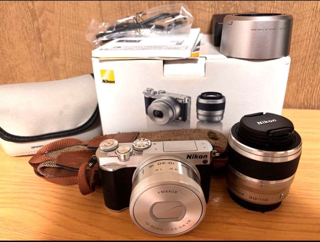 【カーズ】NikonJ5 ニコンミラーレスカメラ ダブルレンズセット