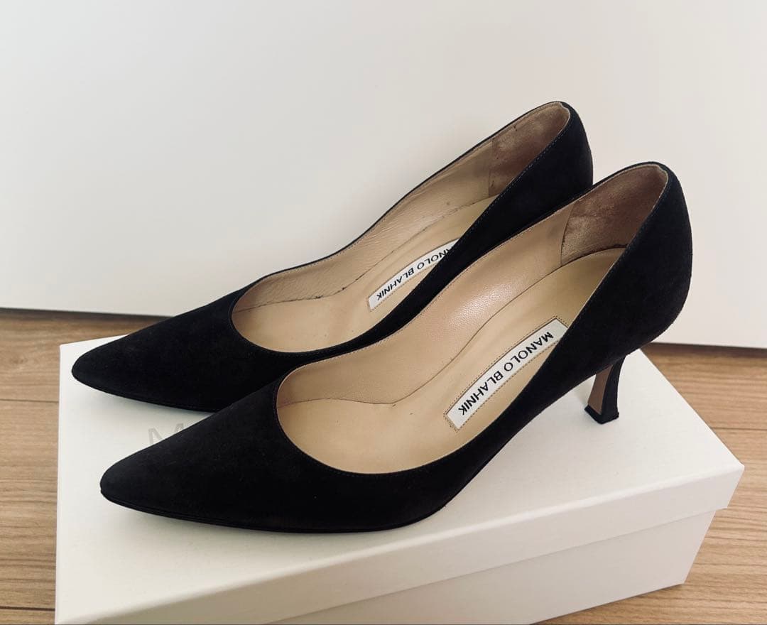 MANOLO BLAHNIK ブラック スエード パンプス 36.5