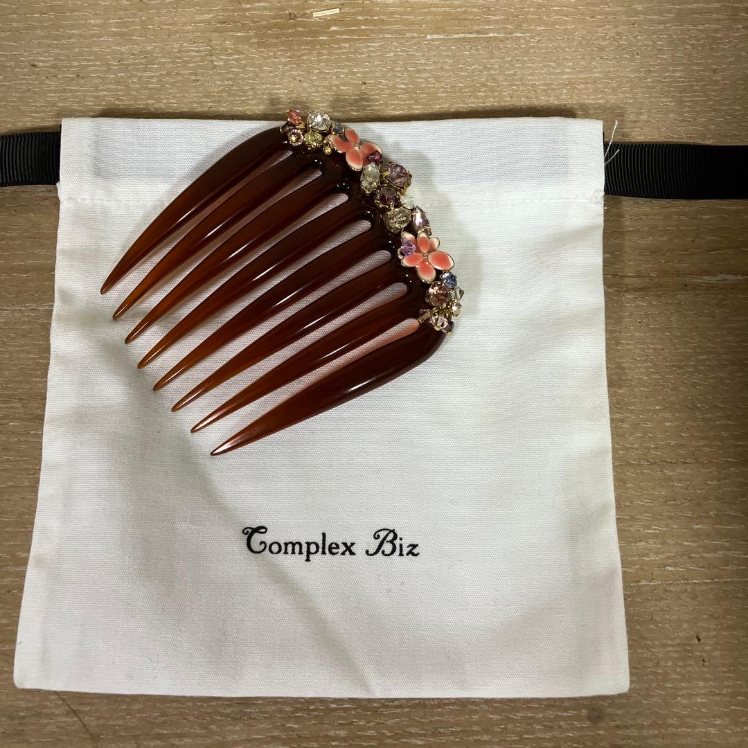 Complex Bizのスワロフスキー・クリスタルとフラワーモチーフのコーム