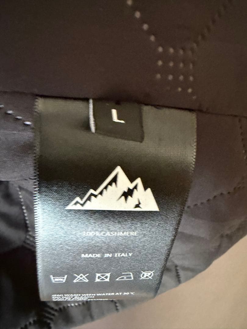 超極暖　イタリア製　カシミア100% VEACTC ジップアップジャケット