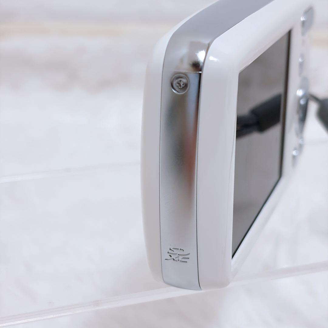 【美品】Panasonic LUMIX DMC-S1 ホワイト 箱つき　コンデジ