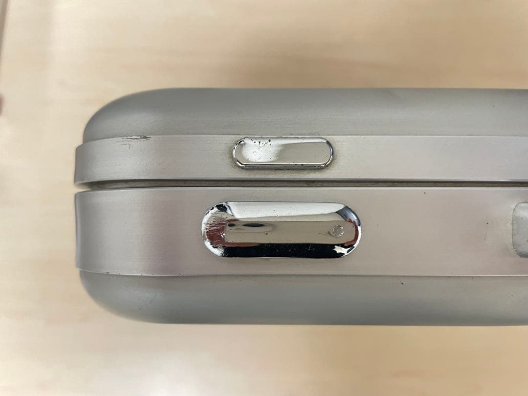 PROTEXアルミニウム製シルバー ビジネスバッグ（TV Asahi コラボ品）