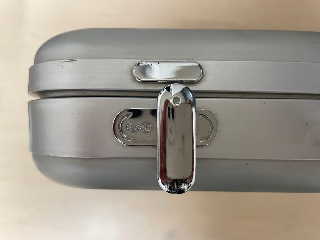 PROTEXアルミニウム製シルバー ビジネスバッグ（TV Asahi コラボ品）