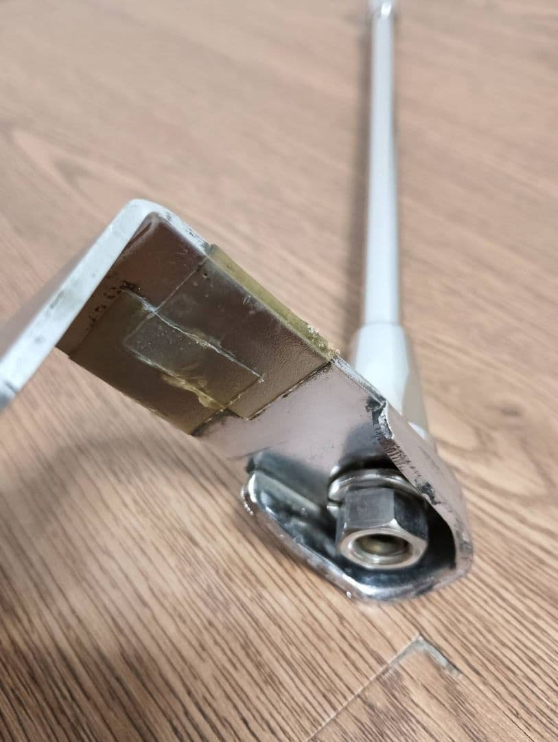 メルセデスベンツ純正 W124 コーナーポール ステー 台座付き