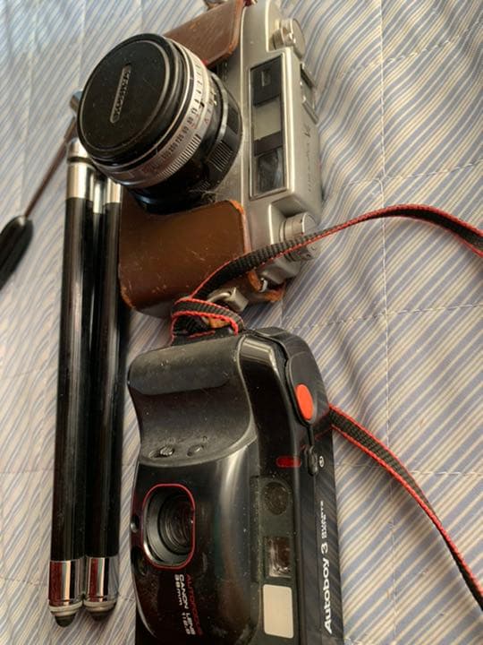 レトロ　カメラと三脚