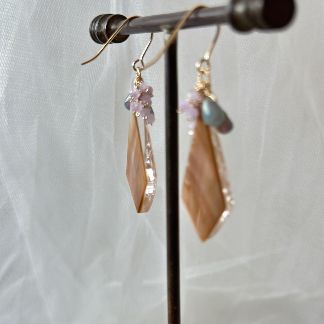 ブラウンシェル×水晶カービングピアス(イヤリング)