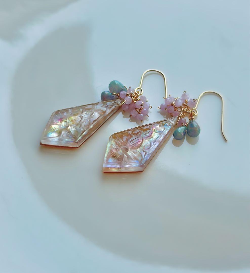 ブラウンシェル×水晶カービングピアス(イヤリング)