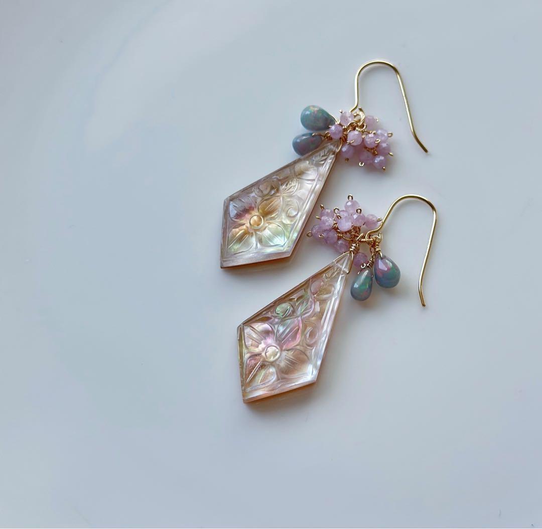 ブラウンシェル×水晶カービングピアス(イヤリング)