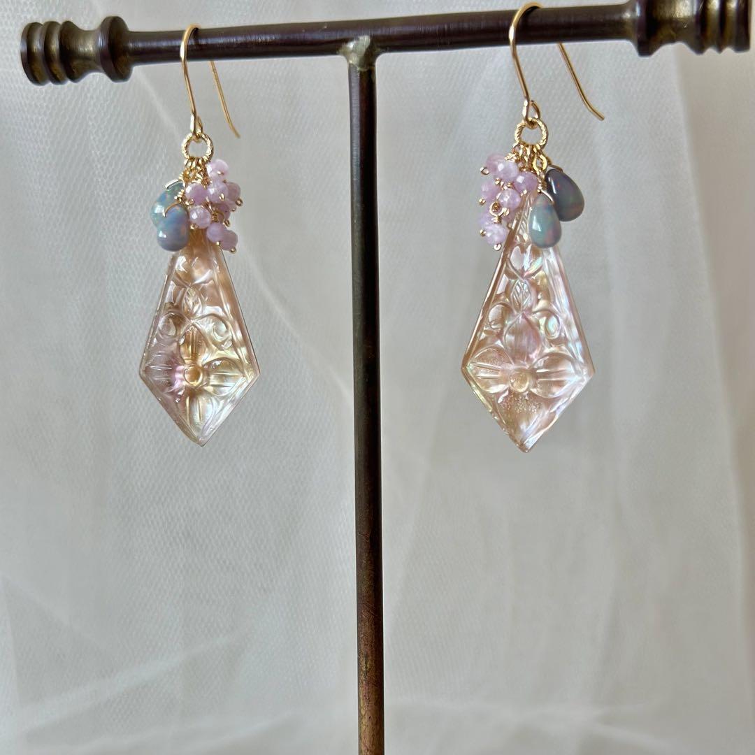 ブラウンシェル×水晶カービングピアス(イヤリング)