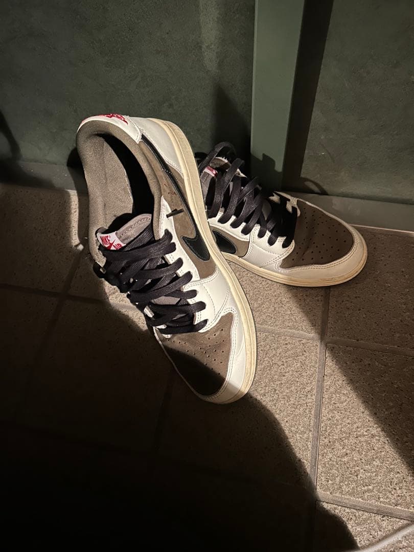 Nike スニーカー ホワイト/ブラウン/ブラック/ピンク　トラビススコット