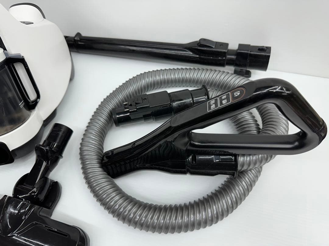 動作保証　2023年製　東芝　掃除機　VC-CF21A-W ホワイト　中古　格安