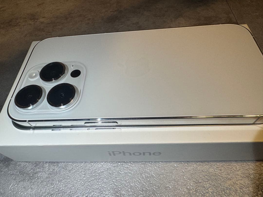 カ*テ様 Apple iPhone 14 Pro 128GB シルバー 本体