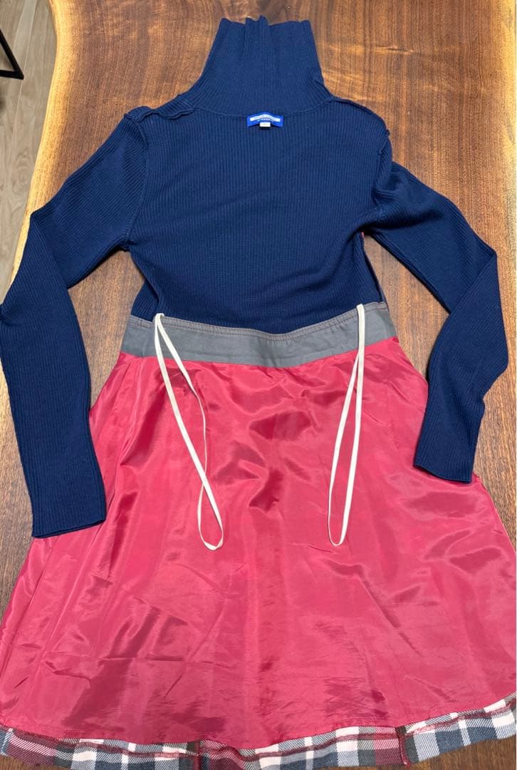 BURBERRYネイビー タートルネック チェック柄スカート