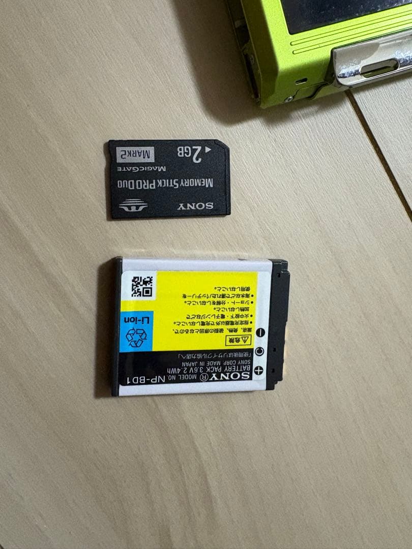 Sony Cyber-shot DSC-T77 デジカメラ　バッテリー・SD付き