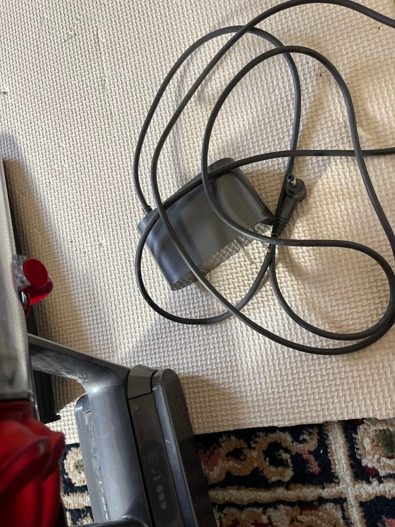 ダイソンSV12コードレスクリーナー