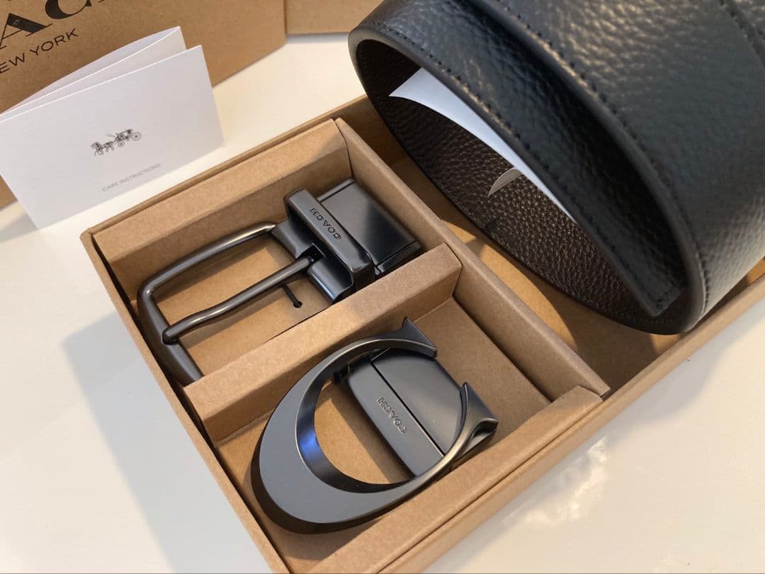 限定SALE♪コーチ　新品　リバーシブル　ガンメタルバックル　シンプルベルト