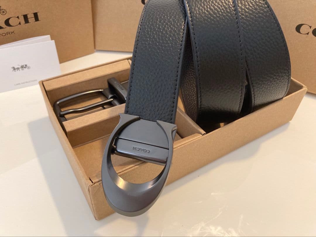 限定SALE♪コーチ　新品　リバーシブル　ガンメタルバックル　シンプルベルト