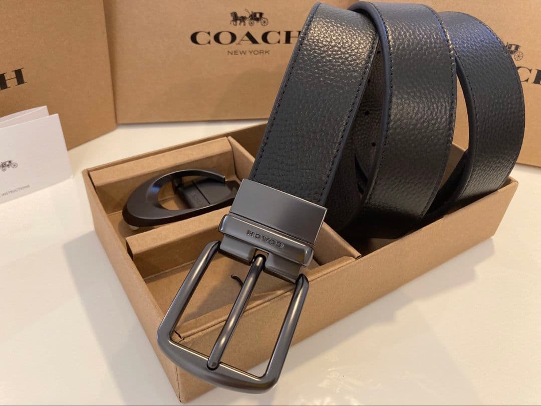 限定SALE♪コーチ　新品　リバーシブル　ガンメタルバックル　シンプルベルト