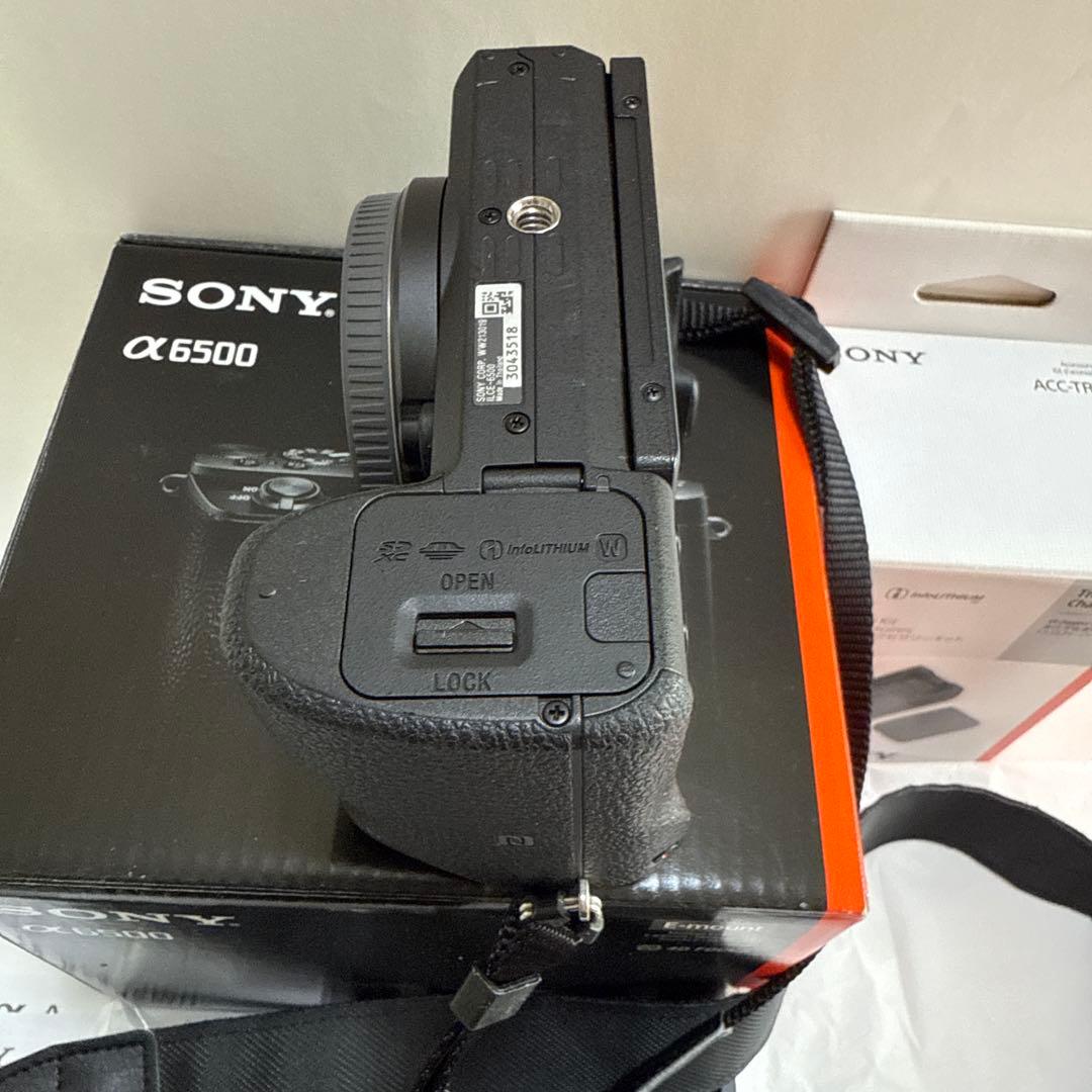 SONY α6500 ボディ、ACC-TRW セット