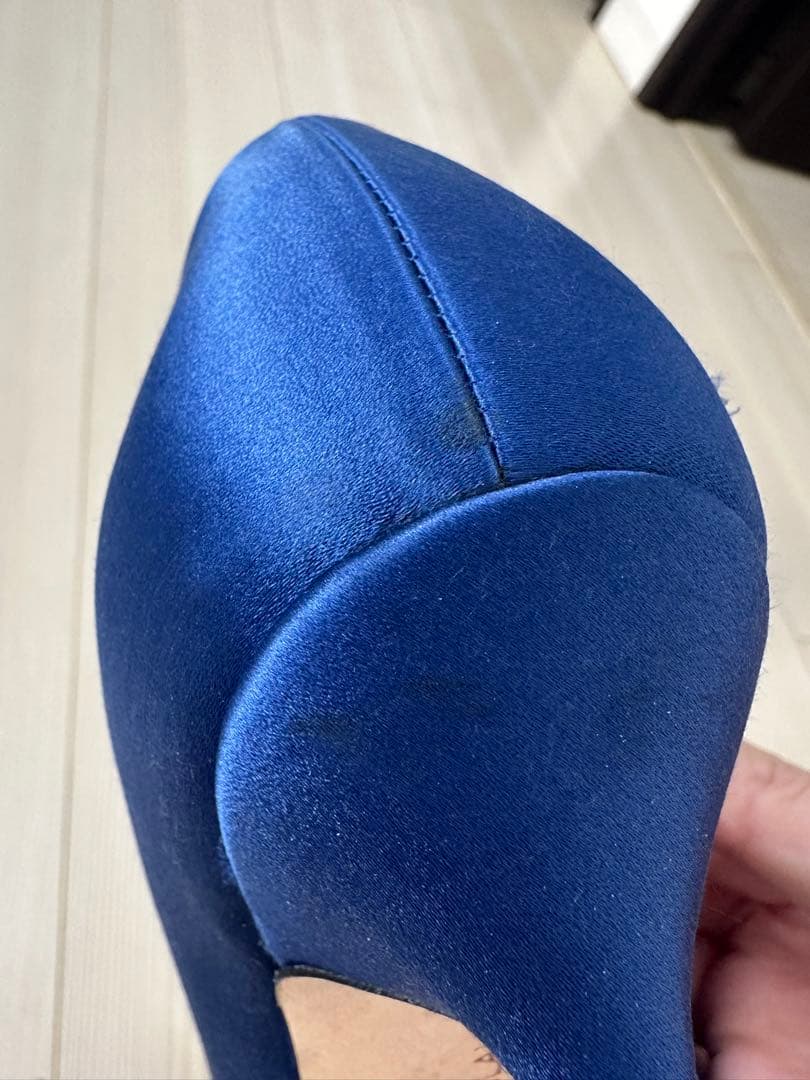 マノロブラニク パンプス ハンギシ ブルー サテン 36 23cm