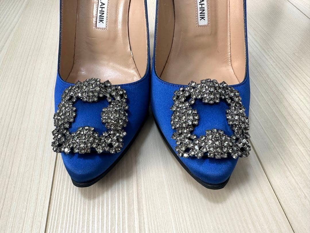 マノロブラニク パンプス ハンギシ ブルー サテン 36 23cm