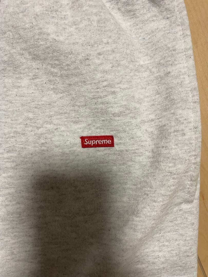 Supreme スモールボックスロゴ　グレーショートパンツ