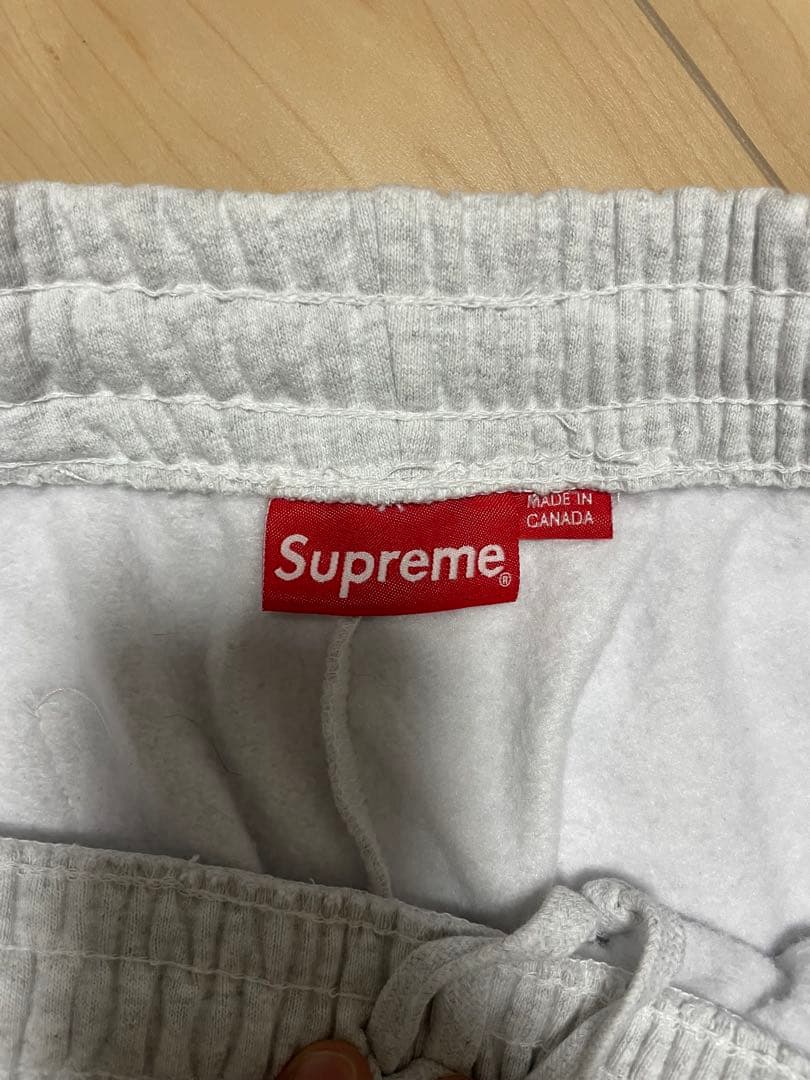Supreme スモールボックスロゴ　グレーショートパンツ