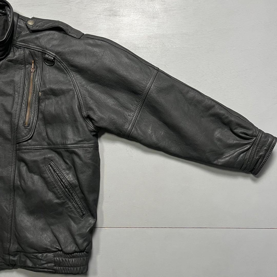 vintage レザーフライトジャケット　牛革　オールレザー　短丈　黒　M
