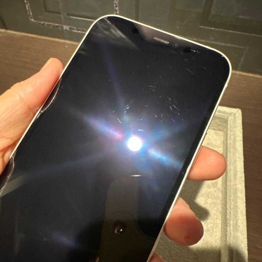 iPhone 12 64GB ホワイト【au】