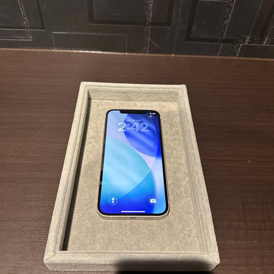 iPhone 12 64GB ホワイト【au】