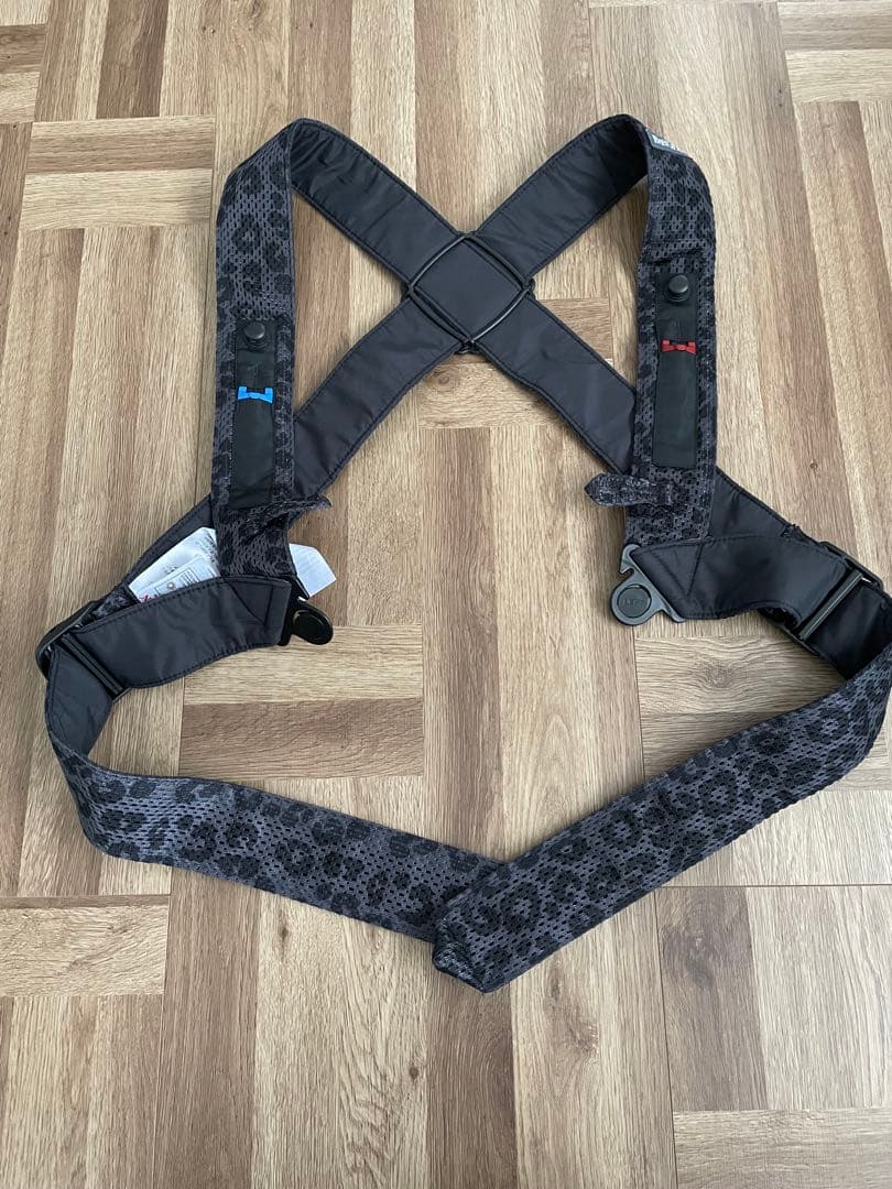 ★美品★ ベビービョルン ベビーキャリアMINI AIR レオパード ヒョウ柄