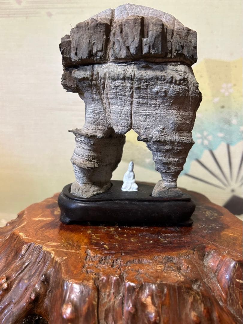 ポンピラ石　羅生門