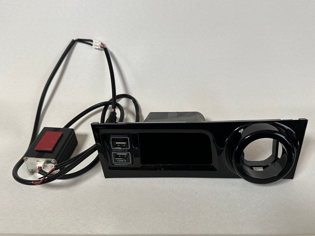 Grazio＆Co ピアノブラック スタートボタンカバー ＋ TOM'S USB