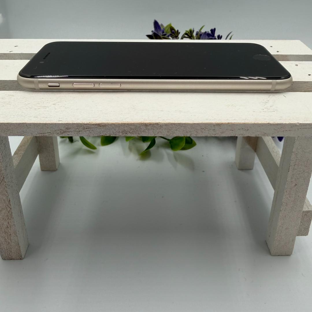 iPhone SE第3世代 64GB スターライト 357