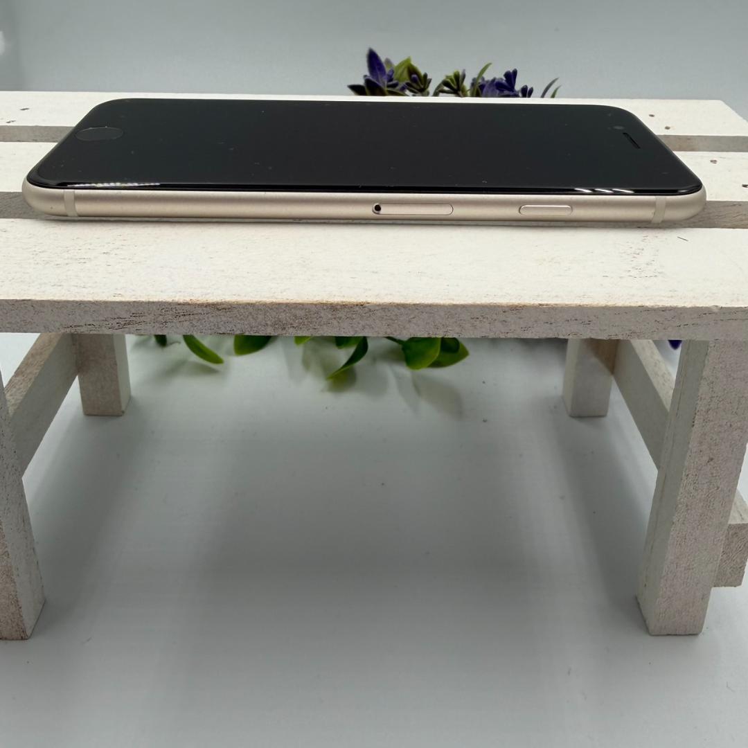 iPhone SE第3世代 64GB スターライト 357
