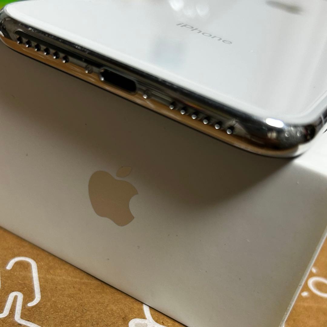 Apple iPhone X 64GB シルバー SIMフリー