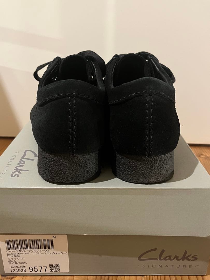 Clarks ブラック スエード モカシン