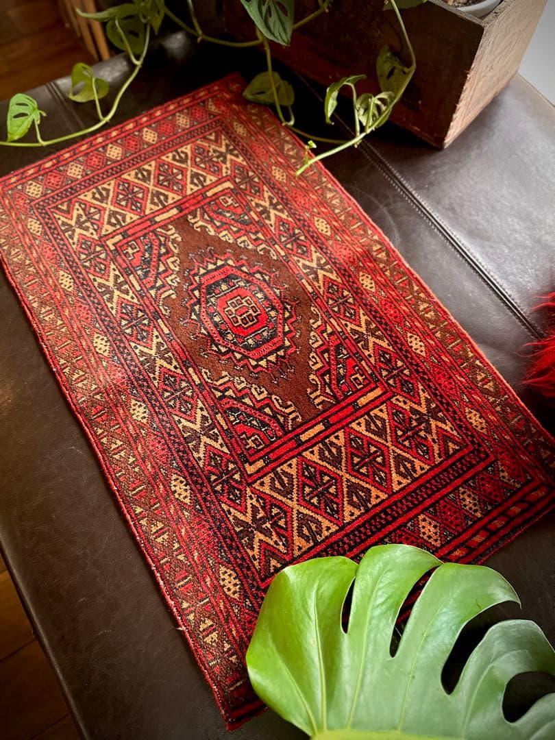 トライバルラグ　ヴィンテージラグ　ミニラグ　トルクメン　プリミティブアート　美品