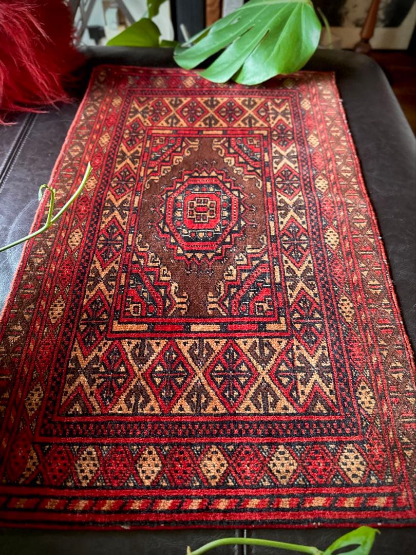 トライバルラグ　ヴィンテージラグ　ミニラグ　トルクメン　プリミティブアート　美品