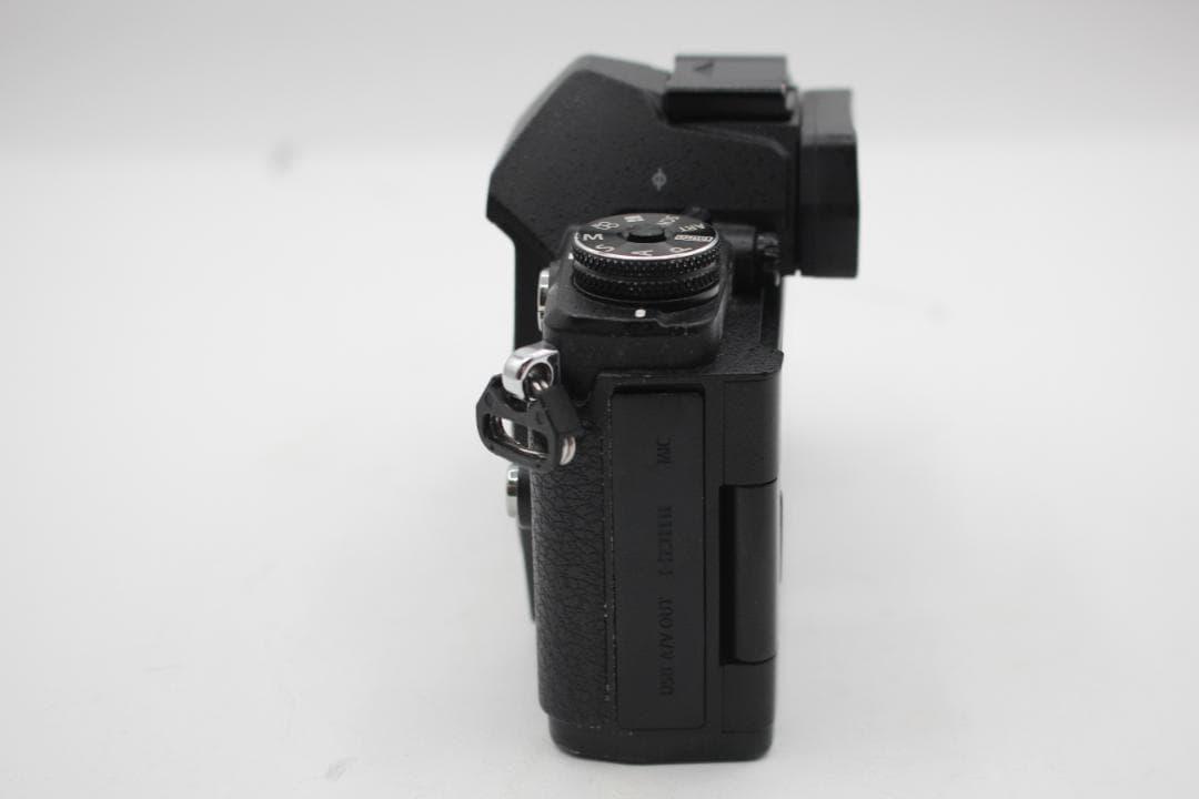 OLYMPUS オリンパス OM-D E-M5 Mark II ボディ◆4653