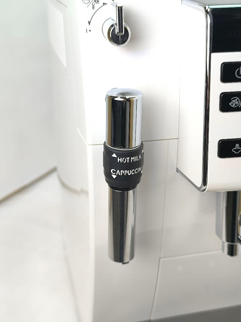 デロンギマグニフィカS コンパクト全自動コーヒーマシン ECAM23120 3